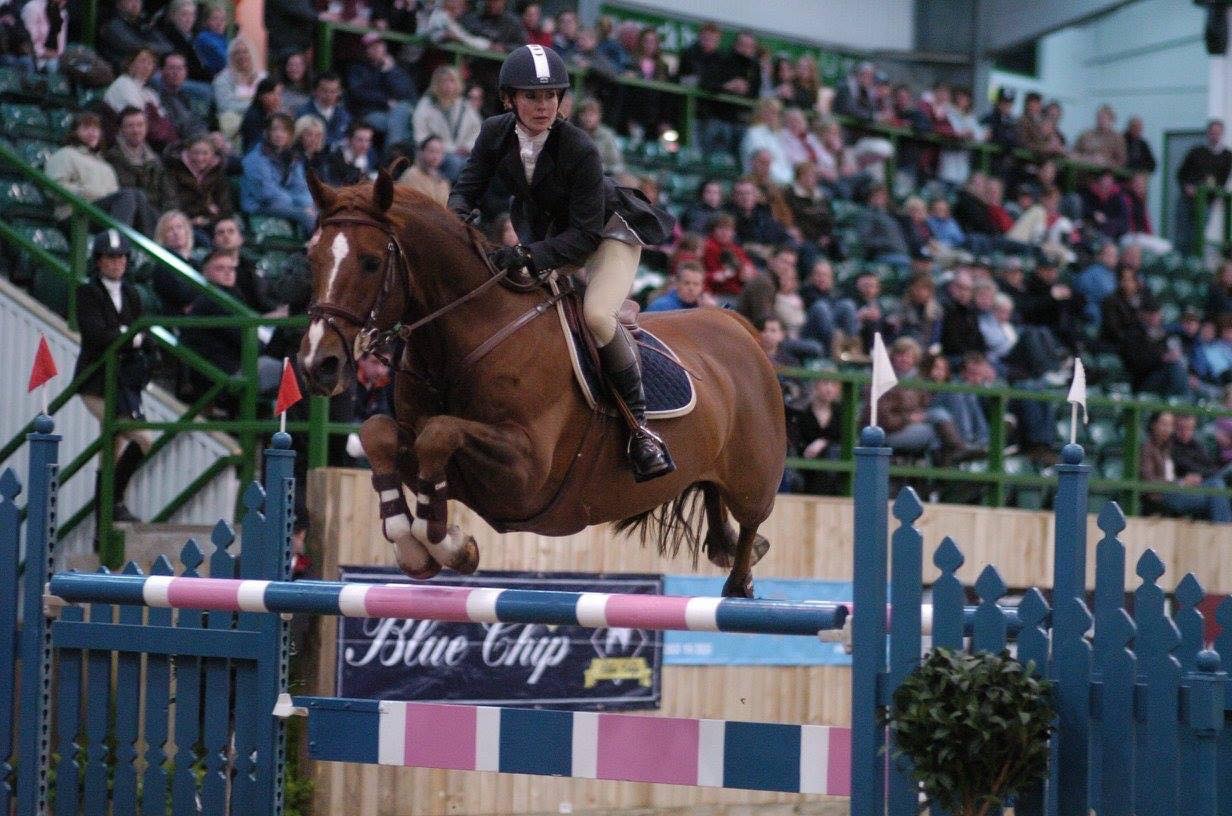 Nikki Ward jumping Sky High II at Blue Chip Championships 2016